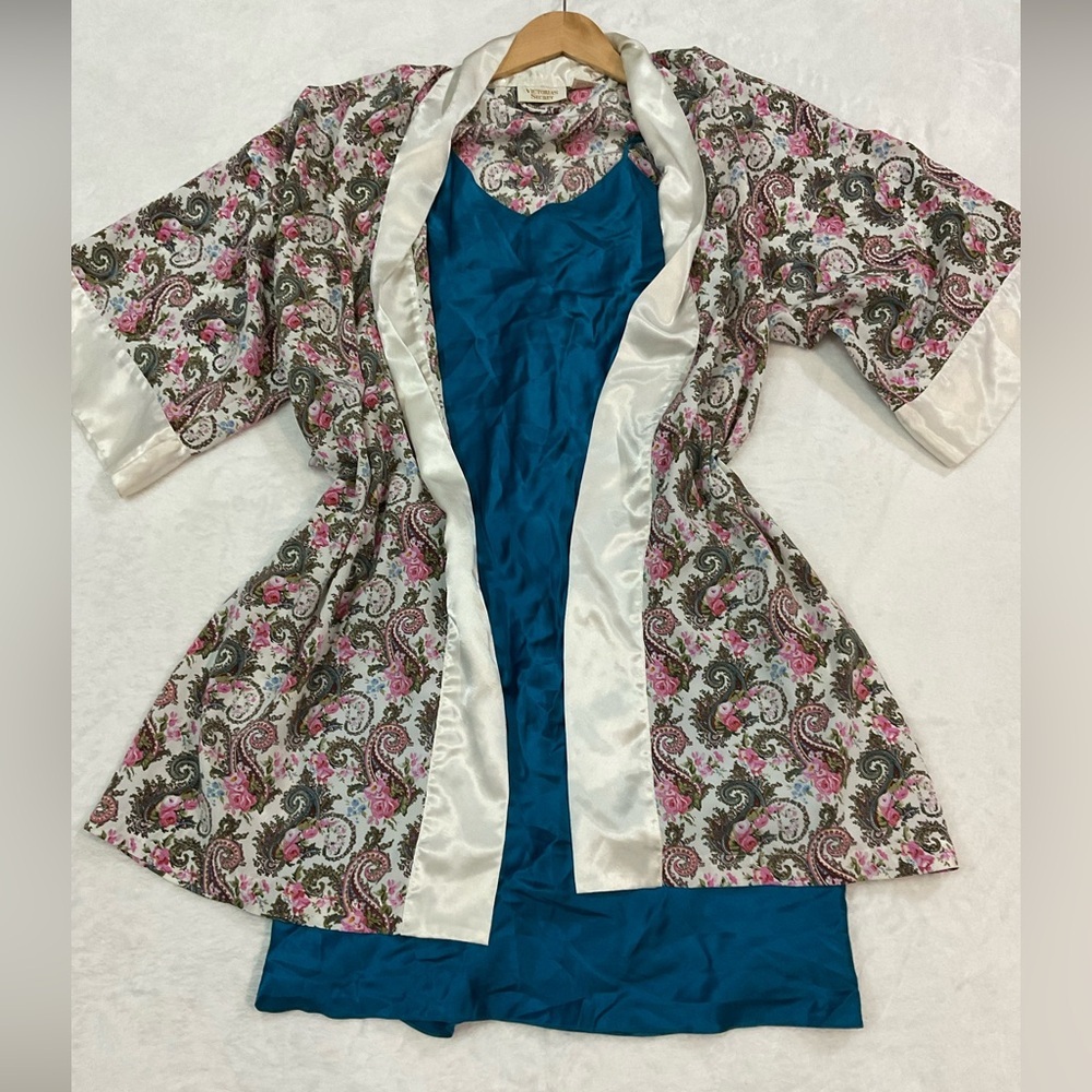 90s Gold Tag Victoria's Secret Floral Robe And Silk Blueteal Nightgown Set